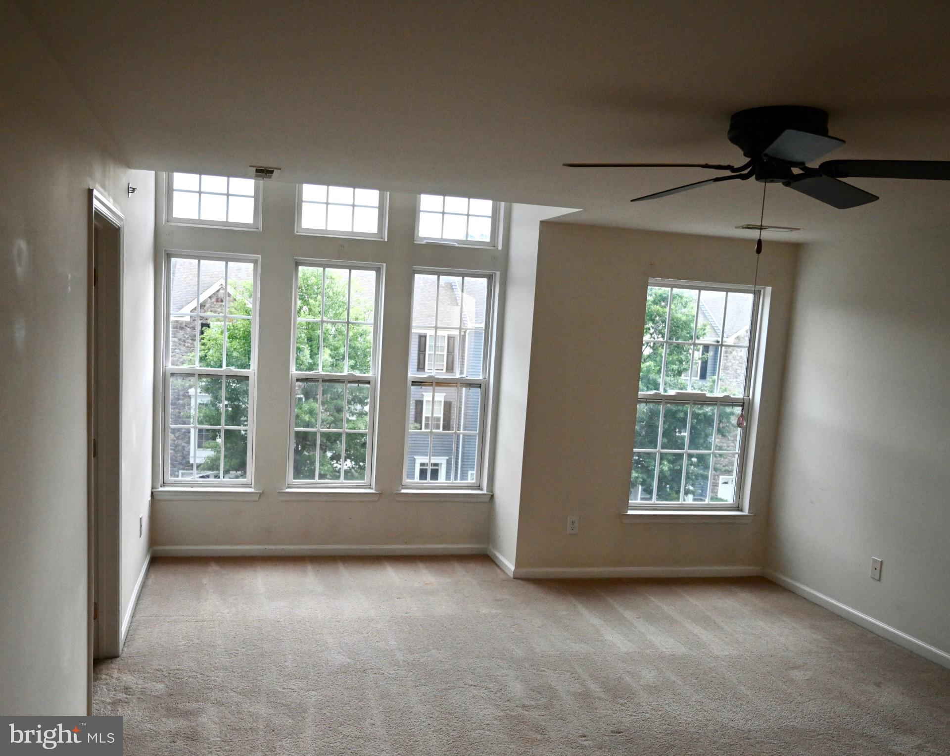 19 Fox Court Riverside, NJ 08075 - Photo 5 of 11 Great Room