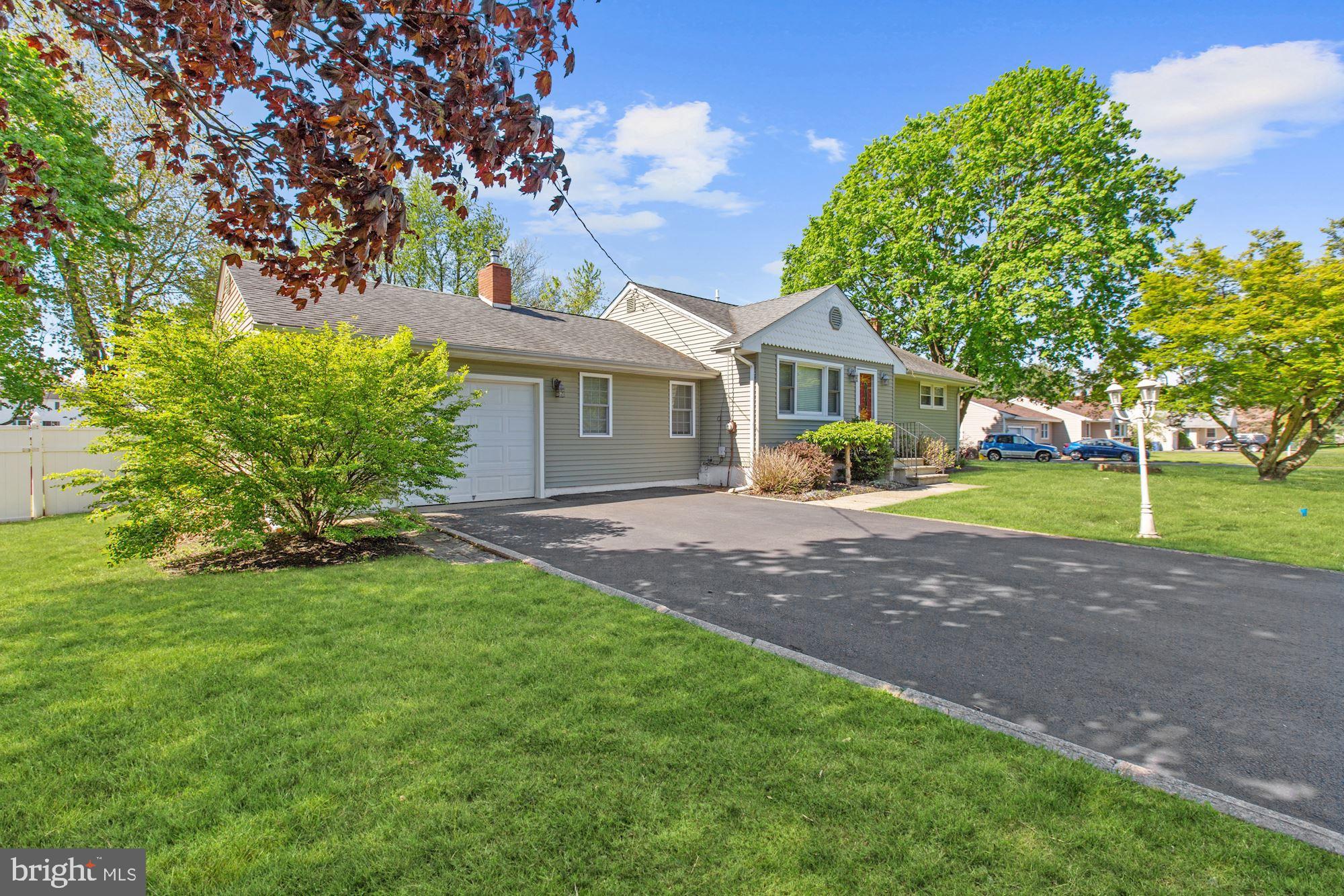 1714 Columbus Road Burlington, NJ 08016 - Photo 2 of 23