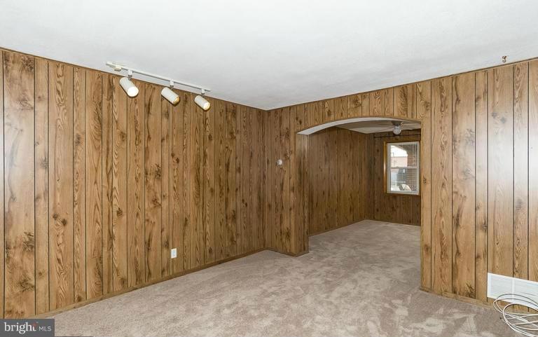 3404 Dunran Road Baltimore, MD 21222 - Photo 5 of 25 Living Room