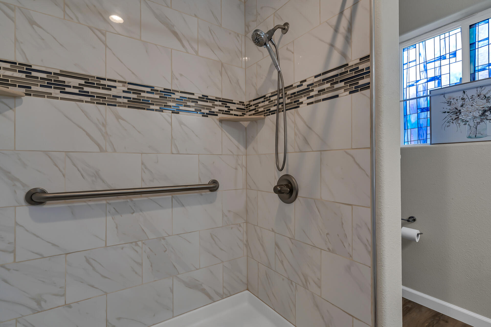 1750 Diamond Street Anderson, CA 96007 - Photo 28 of 54 Walk-in shower
