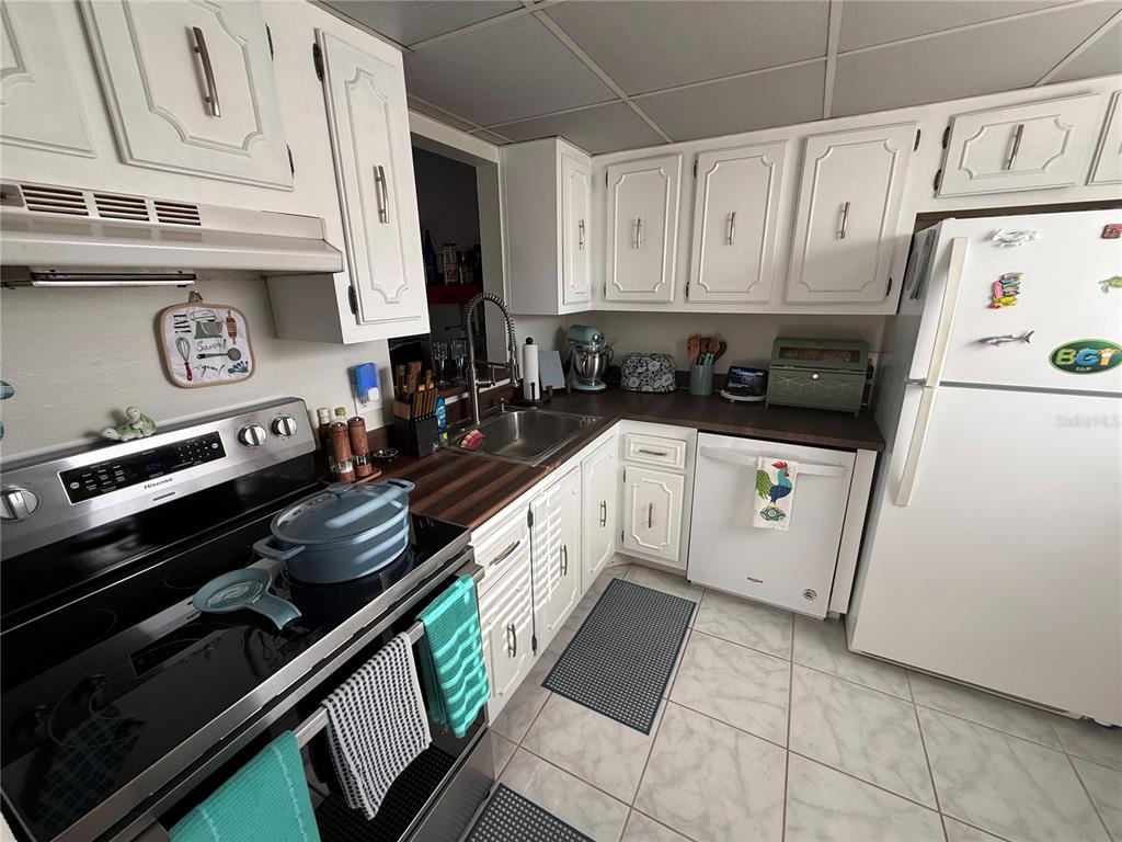 11485 Oakhurst Road, Unit 11001 Largo, FL 33774 - Photo 14 of 33