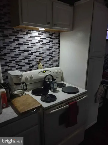 a view of workspace with furniture