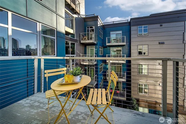 $1,900 | 1414 12th Avenue, Unit 504, Seattle, WA 98122