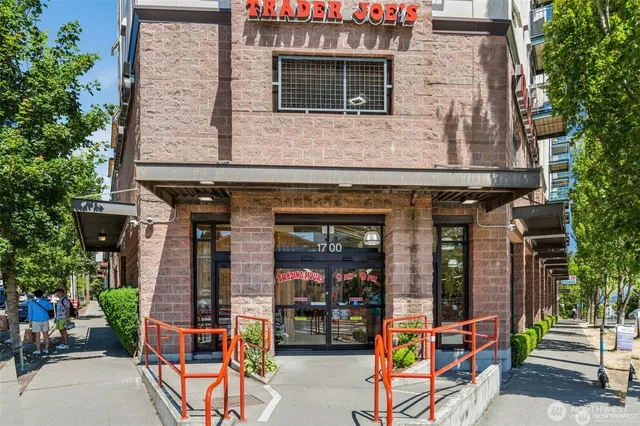 $1,900 | 1414 12th Avenue, Unit 504, Seattle, WA 98122