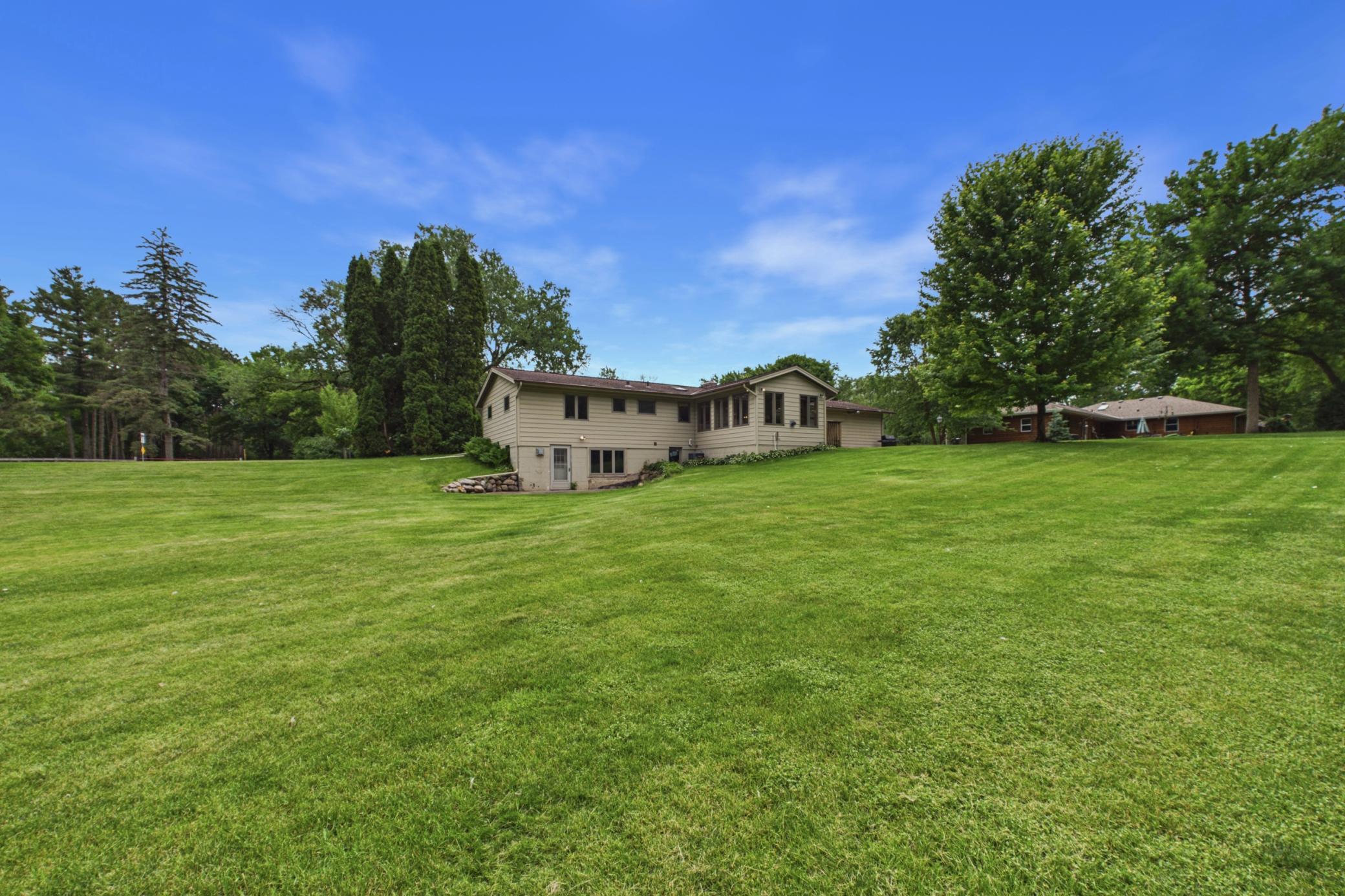 2918 Oakland Road Hopkins, MN 55305 - Photo 30 of 32