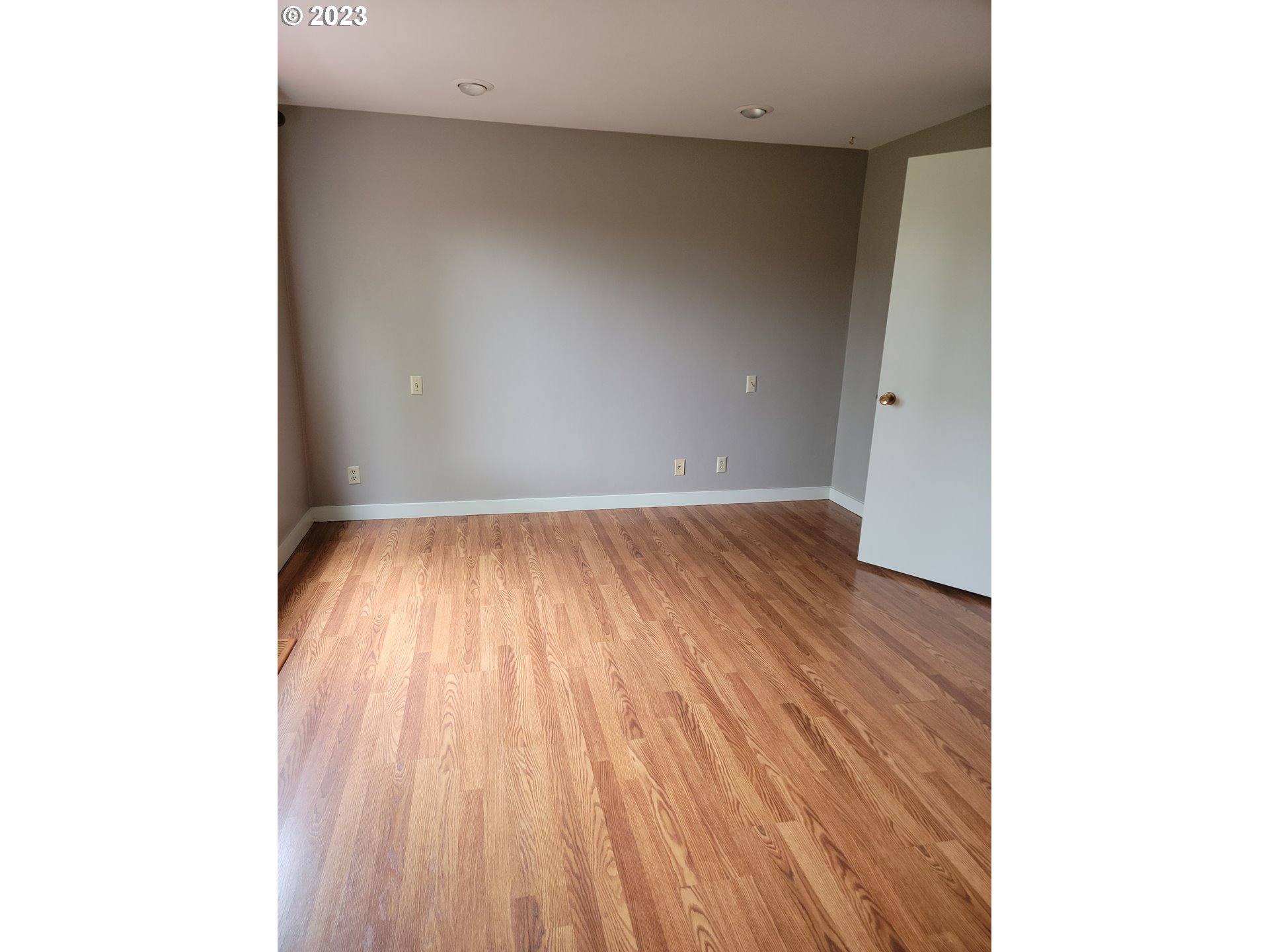 72 Fairway Loop Eugene, OR 97401 - Photo 16 of 24 Gallery Image 16