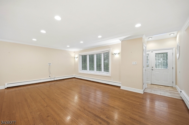 47 Crossbrook Road Livingston, NJ 07039 - Photo 4 of 35