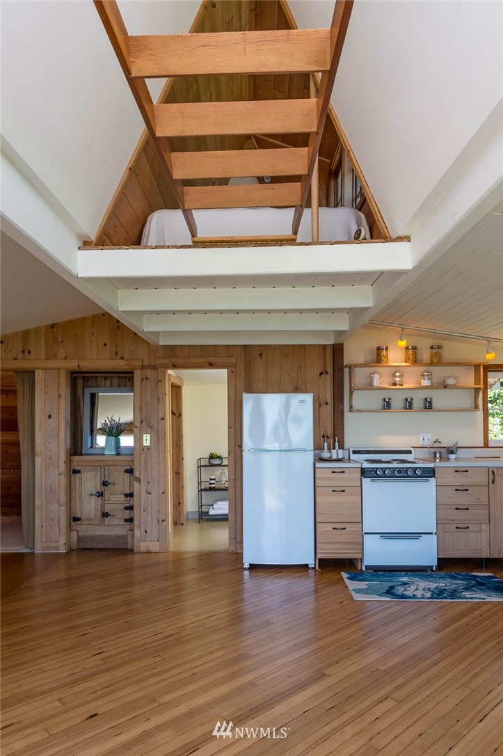12094 Cunliffe Road Southwest Vashon, WA 98070 - Photo 12 of 25 Gallery Image 12