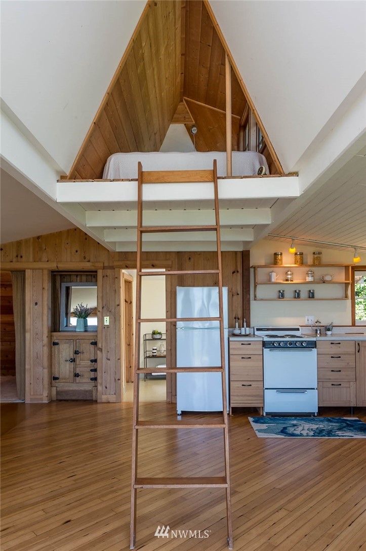 12094 Cunliffe Road Southwest Vashon, WA 98070 - Photo 13 of 25 Gallery Image 13