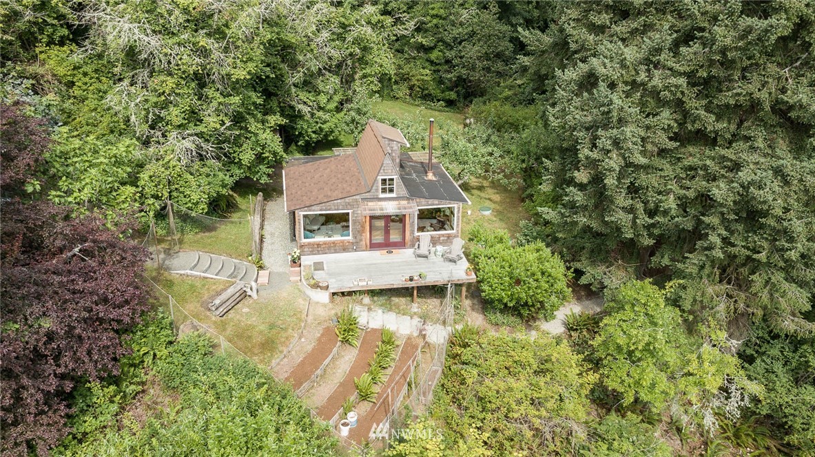 12094 Cunliffe Road Southwest Vashon, WA 98070 - Photo 15 of 25 Gallery Image 15