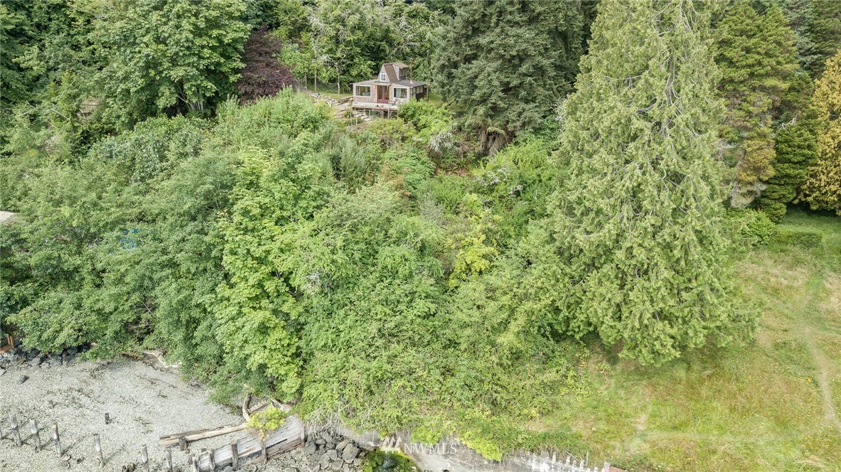 12094 Cunliffe Road Southwest Vashon, WA 98070 - Photo 17 of 25 Gallery Image 17