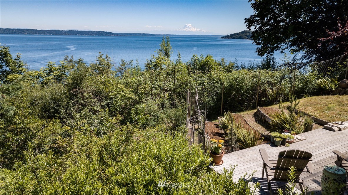 12094 Cunliffe Road Southwest Vashon, WA 98070 - Photo 3 of 25 Gallery Image 3