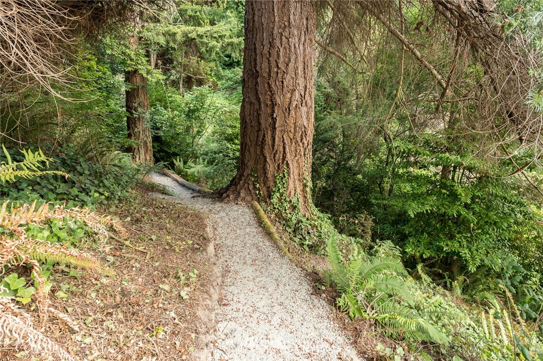 12094 Cunliffe Road Southwest Vashon, WA 98070 - Photo 23 of 25 Gallery Image 23