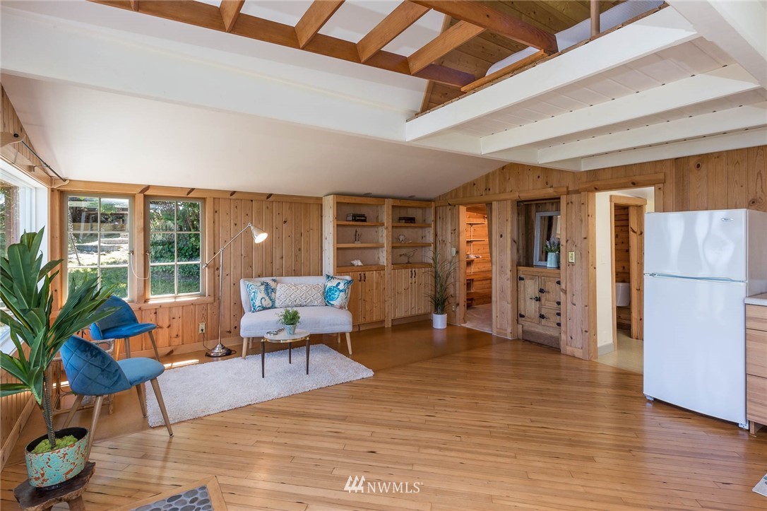 12094 Cunliffe Road Southwest Vashon, WA 98070 - Photo 5 of 25 Gallery Image 5