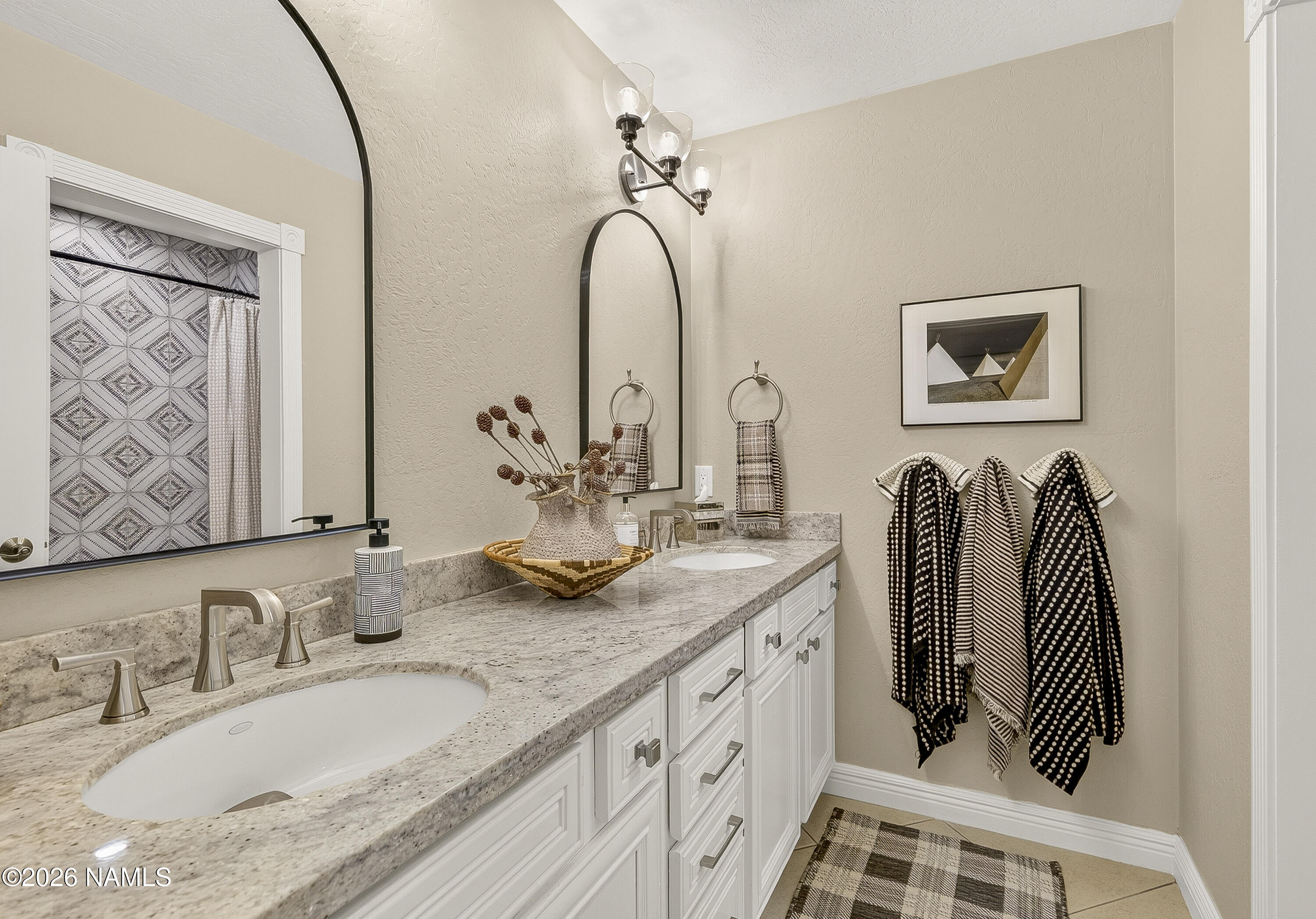 40 West Quartz Road Flagstaff, AZ 86005 - Photo 39 of 71 Upstairs Bathroom