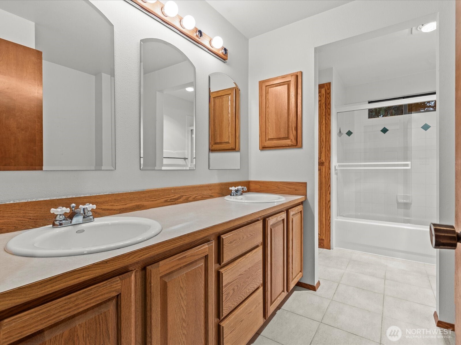 16715 Southeast 235th Street Kent, WA 98042 - Photo 19 of 40