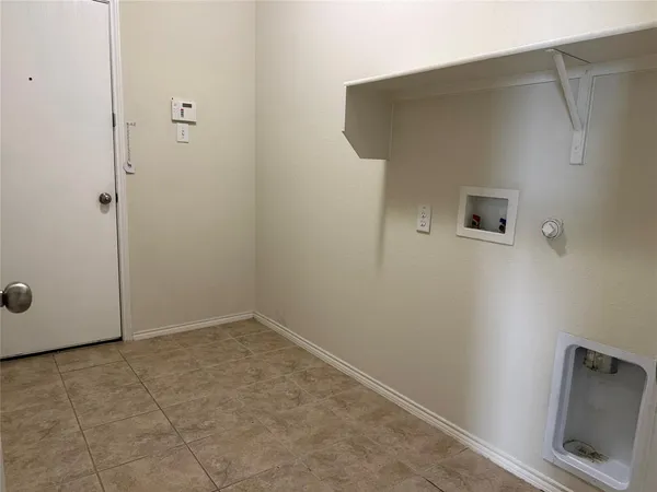 $2,300 | 2225 Heaton Street, Forney, TX 75126