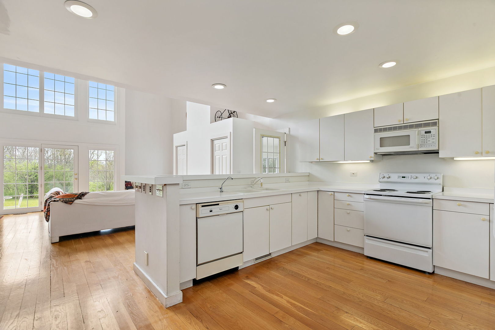 14019 Davis Road Woodstock, IL 60098 - Photo 9 of 45 Gallery Image 9