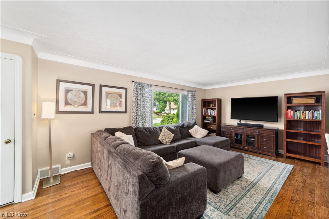15824 Munn Road Cleveland, OH 44111 - Photo 2 of 35 Gallery Image 2