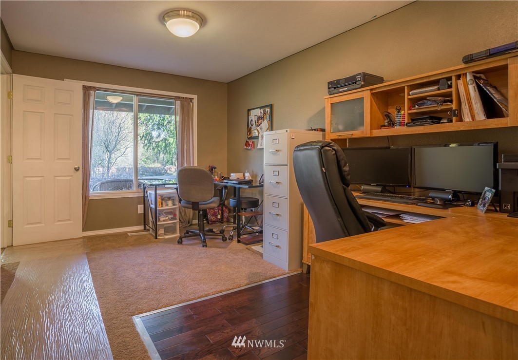 4808 Picnic Point Road Edmonds, WA 98026 - Photo 11 of 25 Gallery Image 11