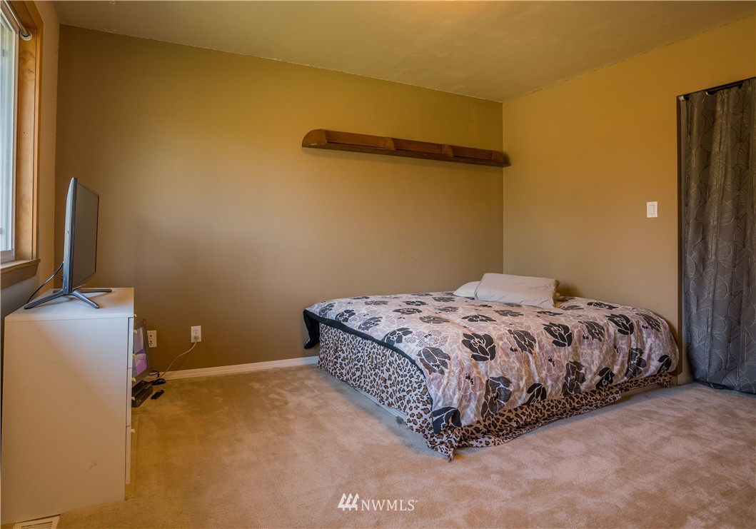 4808 Picnic Point Road Edmonds, WA 98026 - Photo 18 of 25 Gallery Image 18