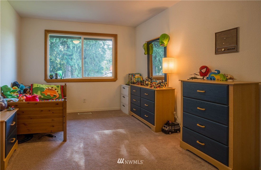 4808 Picnic Point Road Edmonds, WA 98026 - Photo 19 of 25 Gallery Image 19