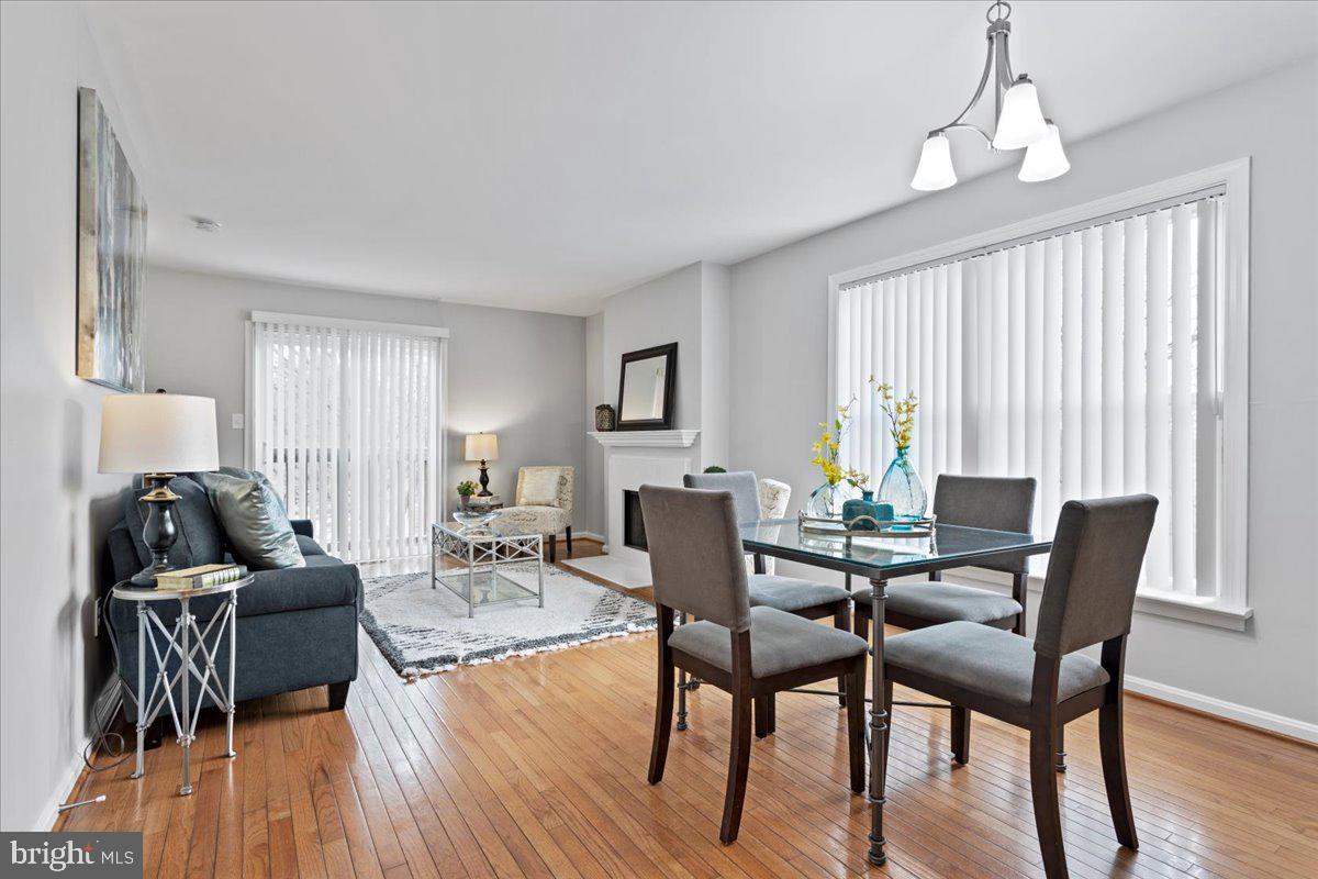 3936 9th Road South Arlington, VA 22204 - Photo 12 of 44 Living/ Dinning area
