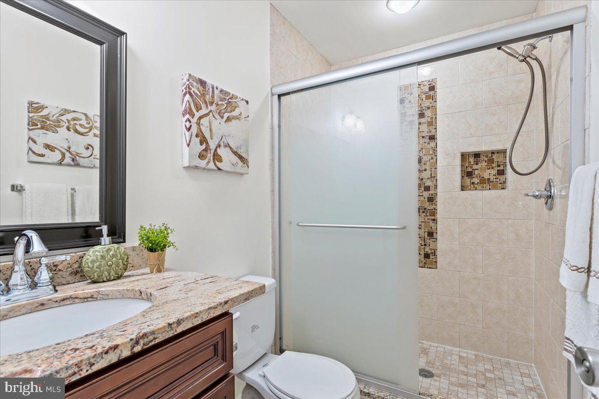 3936 9th Road South Arlington, VA 22204 - Photo 28 of 44 Full bath 1 upper level