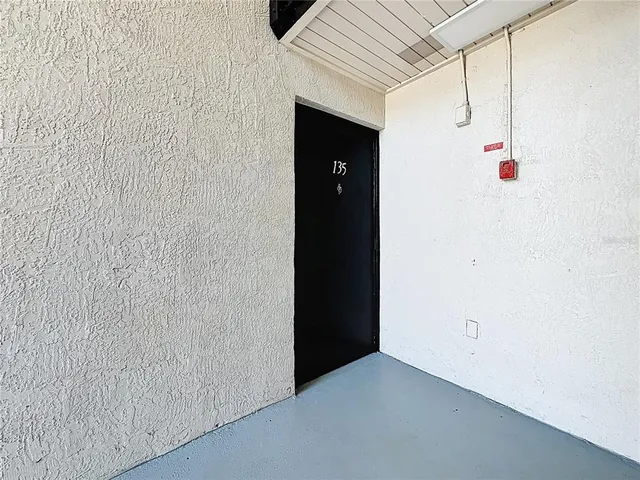 a view of utility room