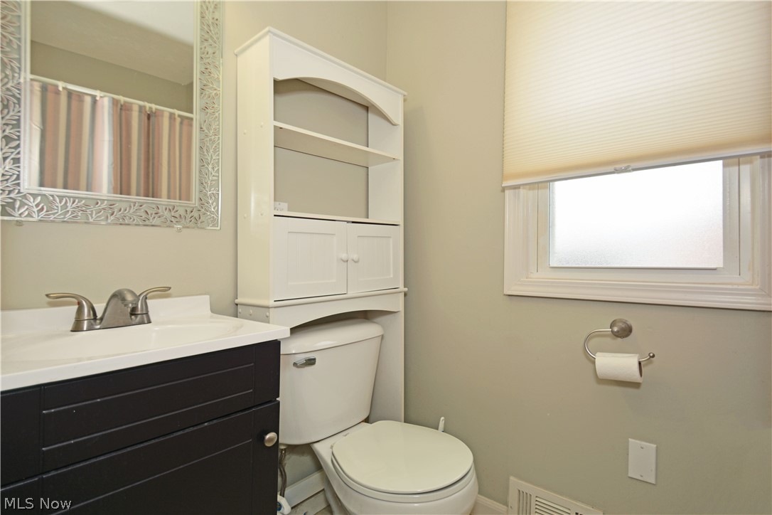 262 Hilliard Road Elyria, OH 44035 - Photo 10 of 28 Gallery Image 10