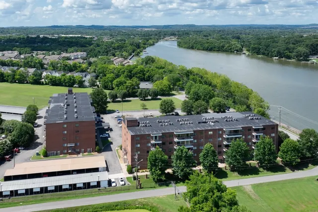 $275,000 | 200 Sanders Ferry Road, Unit 2408, Hendersonville, TN 37075