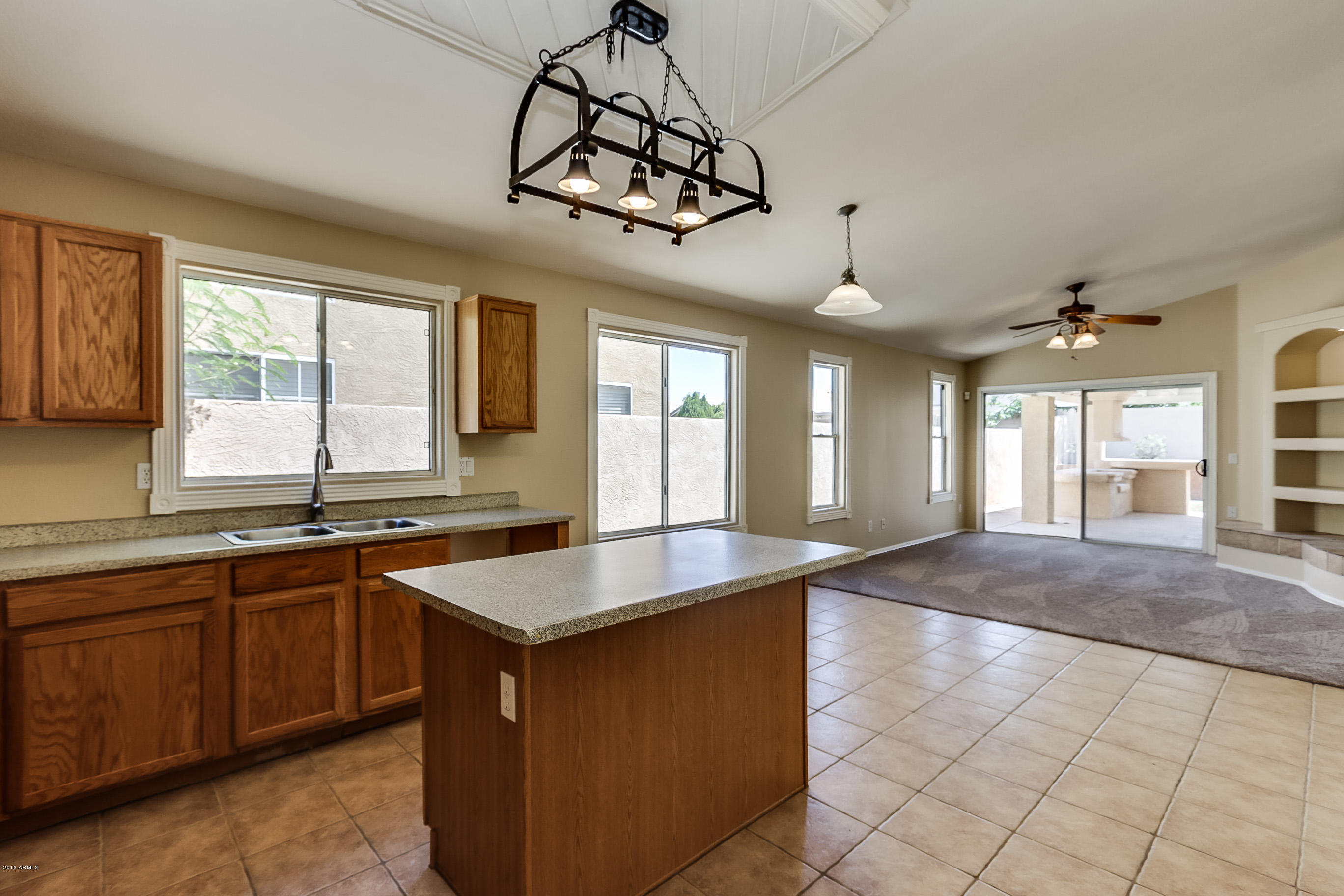 3333 West Shumway Farm Road Phoenix, AZ 85041 - Photo 4 of 18 Shumway Farm-009