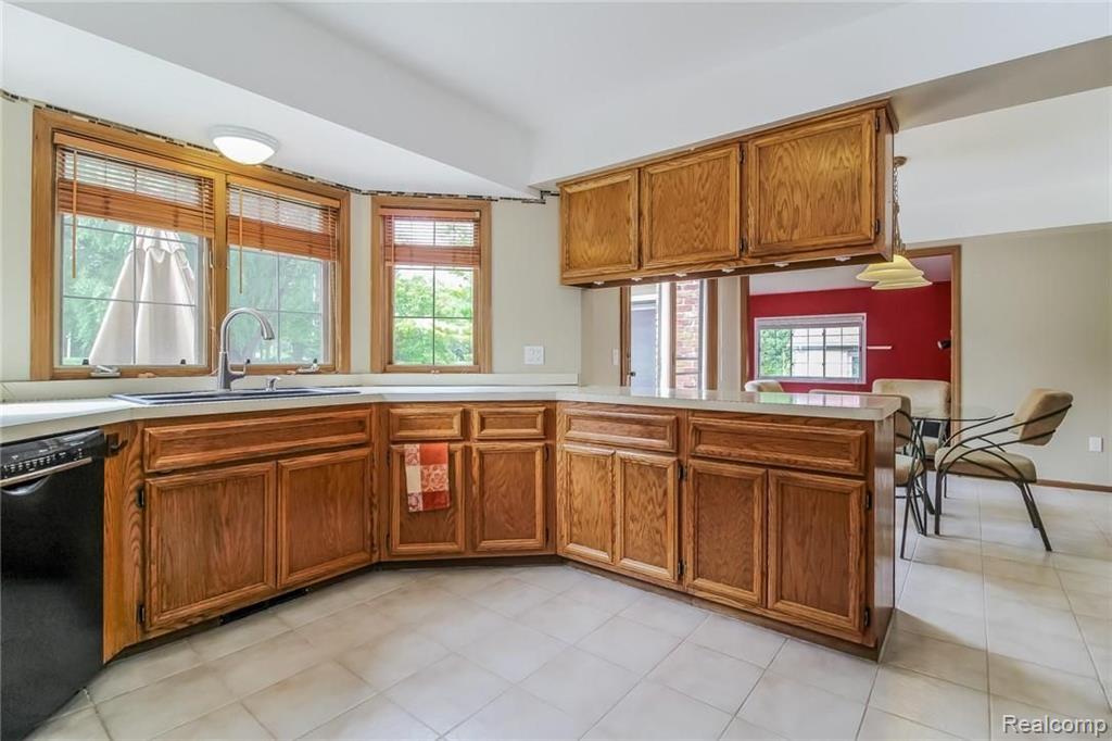 1369 Lomas Verdes Rochester Hills, MI 48306 - Photo 14 of 41