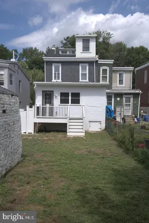 $1,350 | 409 Hermitage Street, Unit 2, Philadelphia, PA 19128