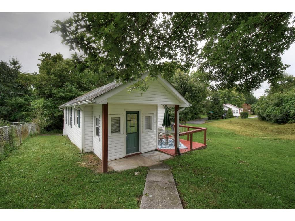 1708 Reedy Creek Road Kingsport, TN 37664 - Photo 1 of 19 Covered Porch