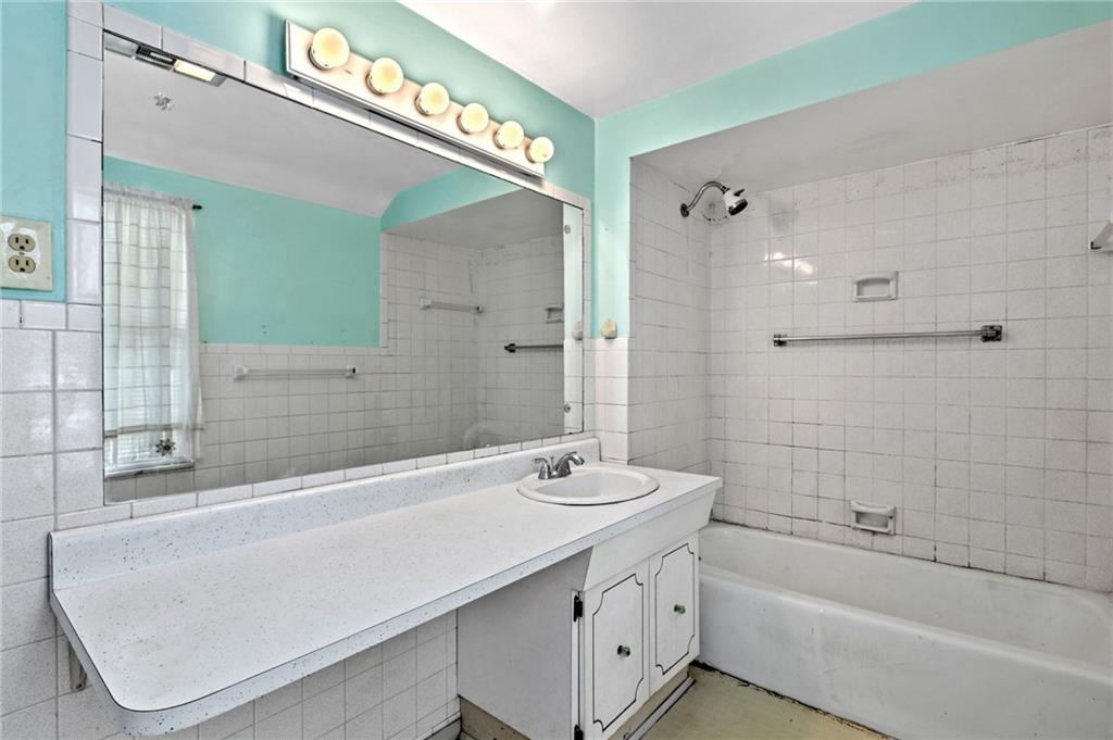 38 Terrace Road Carnegie, PA 15106 - Photo 14 of 25 Gallery Image 14