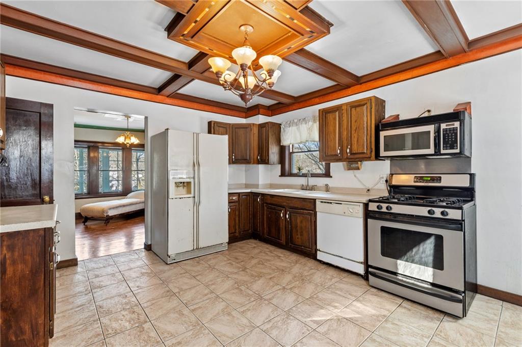 38 Terrace Road Carnegie, PA 15106 - Photo 6 of 25 Gallery Image 6