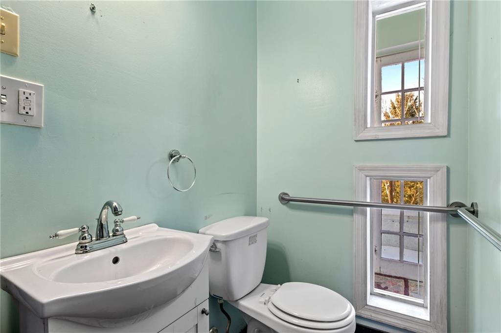 38 Terrace Road Carnegie, PA 15106 - Photo 9 of 25 Gallery Image 9