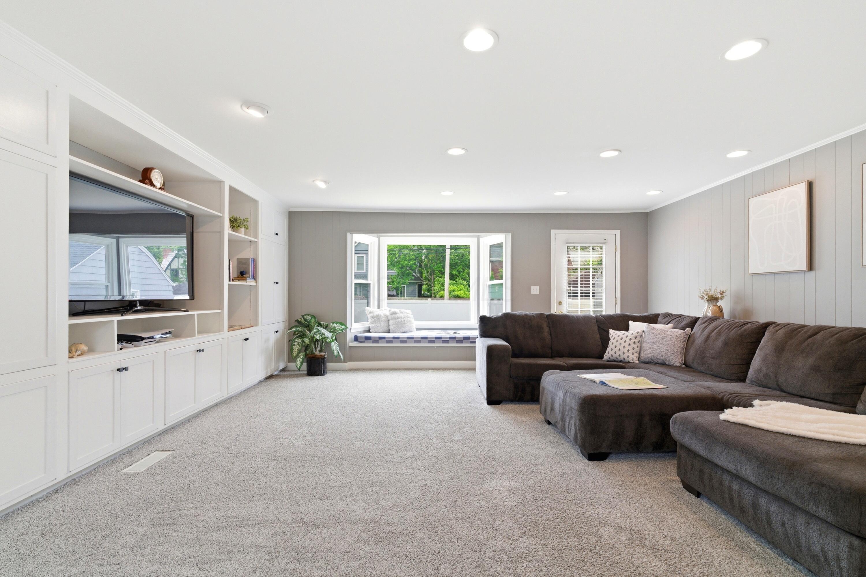 2565 Bexley Park Road Bexley, OH 43209 - Photo 20 of 55 Family room