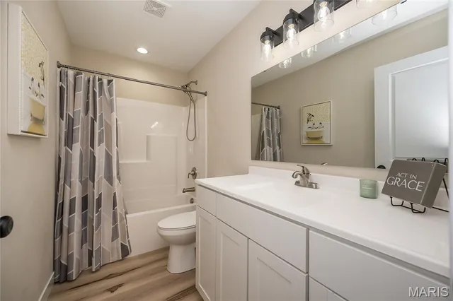 $299,900 | 562 Calvey Heights Court, Robertsville, MO 63072