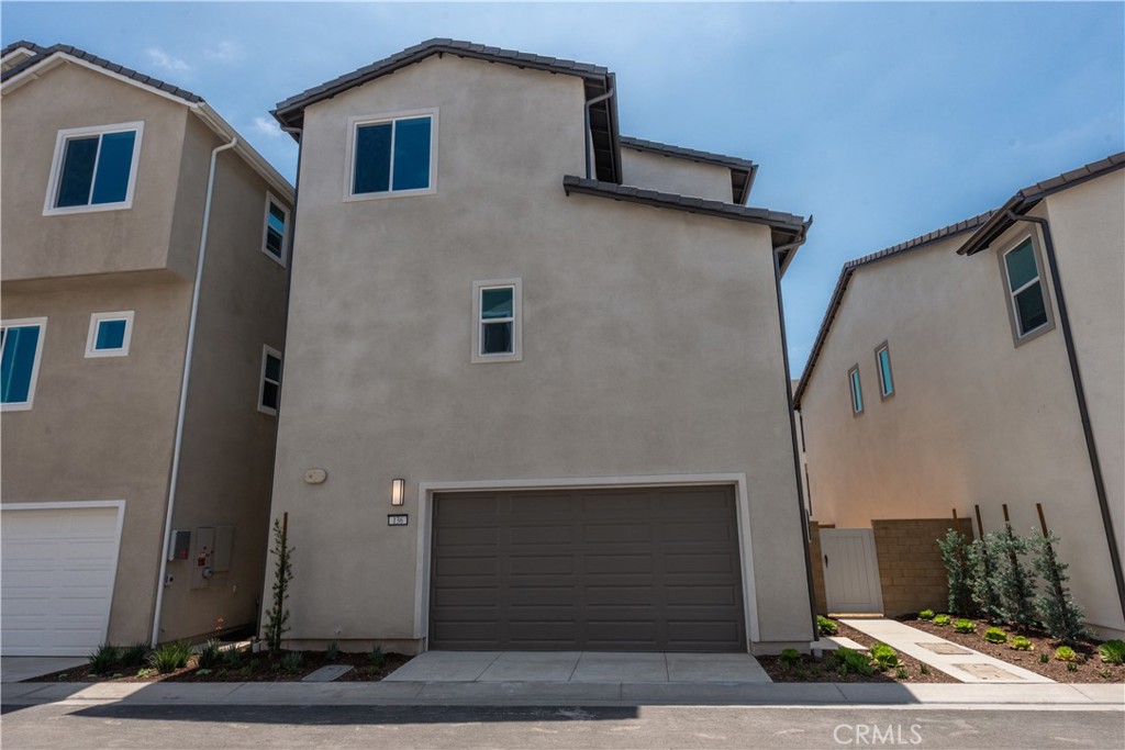136 Seep Irvine, CA 92618 - Photo 3 of 32