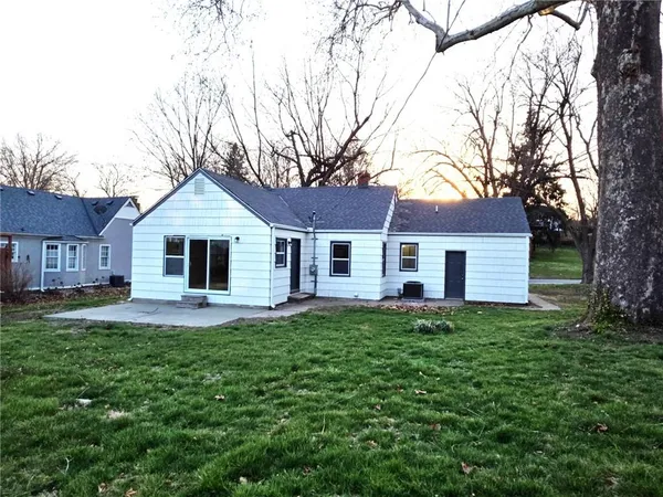 $249,900 | 2748 Fairleigh Terrace, St. Joseph, MO 64506