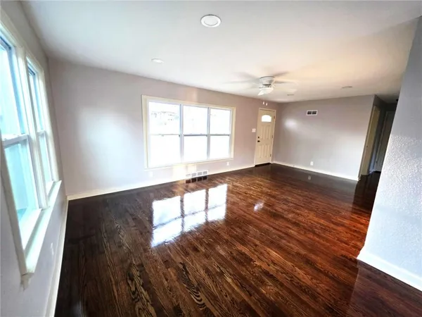 $249,900 | 2748 Fairleigh Terrace, St. Joseph, MO 64506