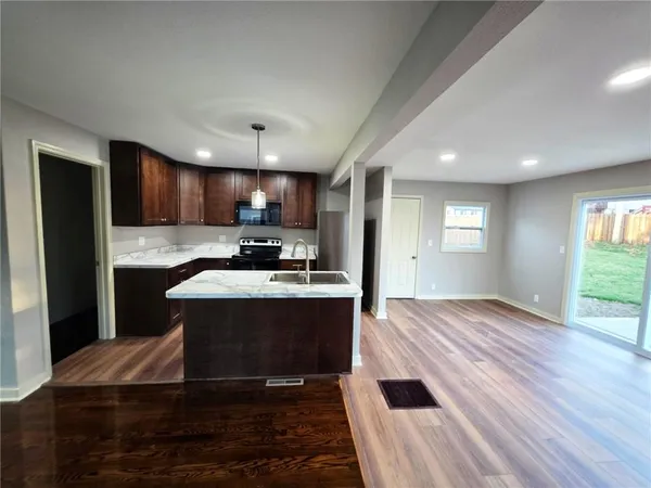 $249,900 | 2748 Fairleigh Terrace, St. Joseph, MO 64506