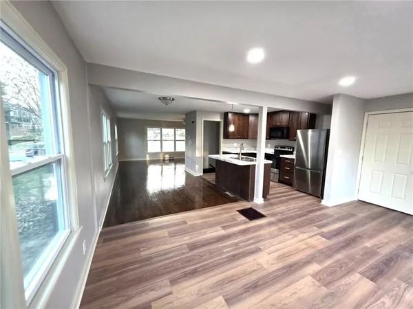 $249,900 | 2748 Fairleigh Terrace, St. Joseph, MO 64506