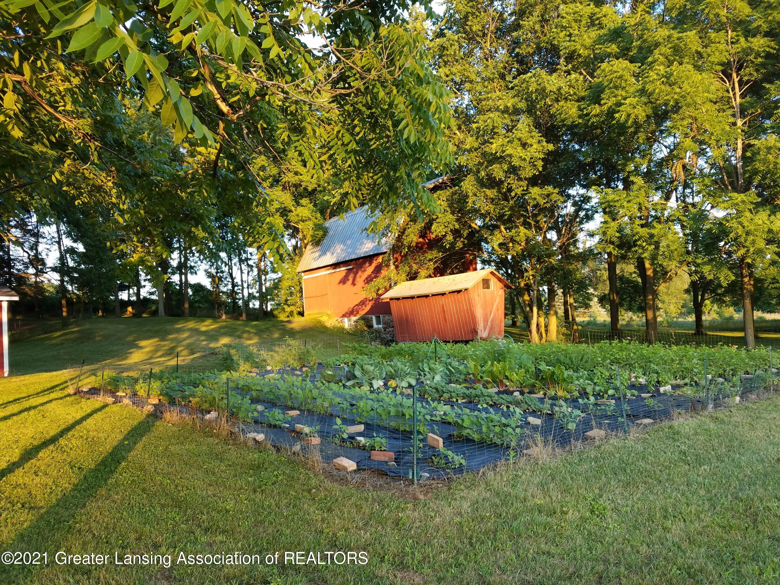 1391 West Howell Road Mason, MI 48854 - Photo 27 of 32 20170710_203809