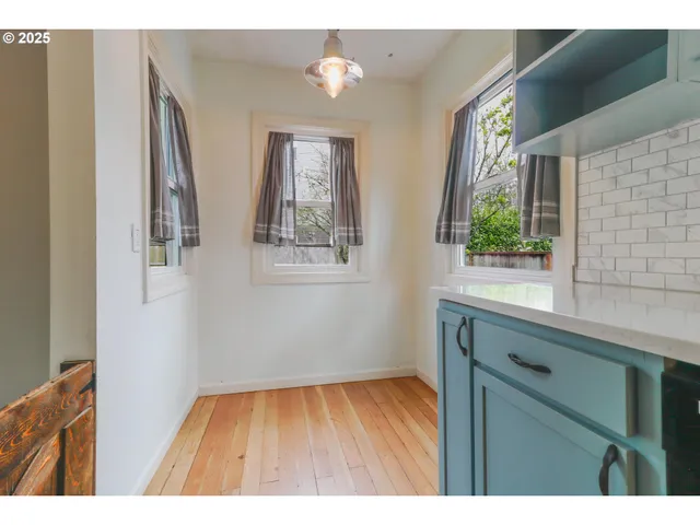 $484,900 | 8046 Southwest Capitol Hill Road, Portland, OR 97219