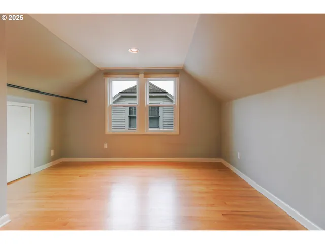 $484,900 | 8046 Southwest Capitol Hill Road, Portland, OR 97219
