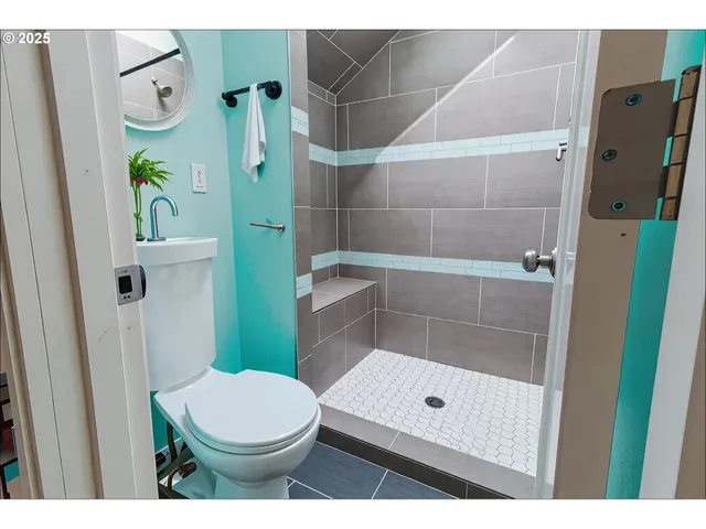 $484,900 | 8046 Southwest Capitol Hill Road, Portland, OR 97219