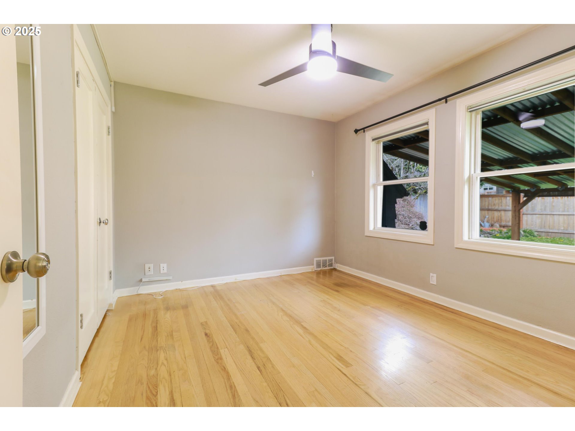 8046 Southwest Capitol Hill Road Portland, OR 97219 - Photo 19 of 42